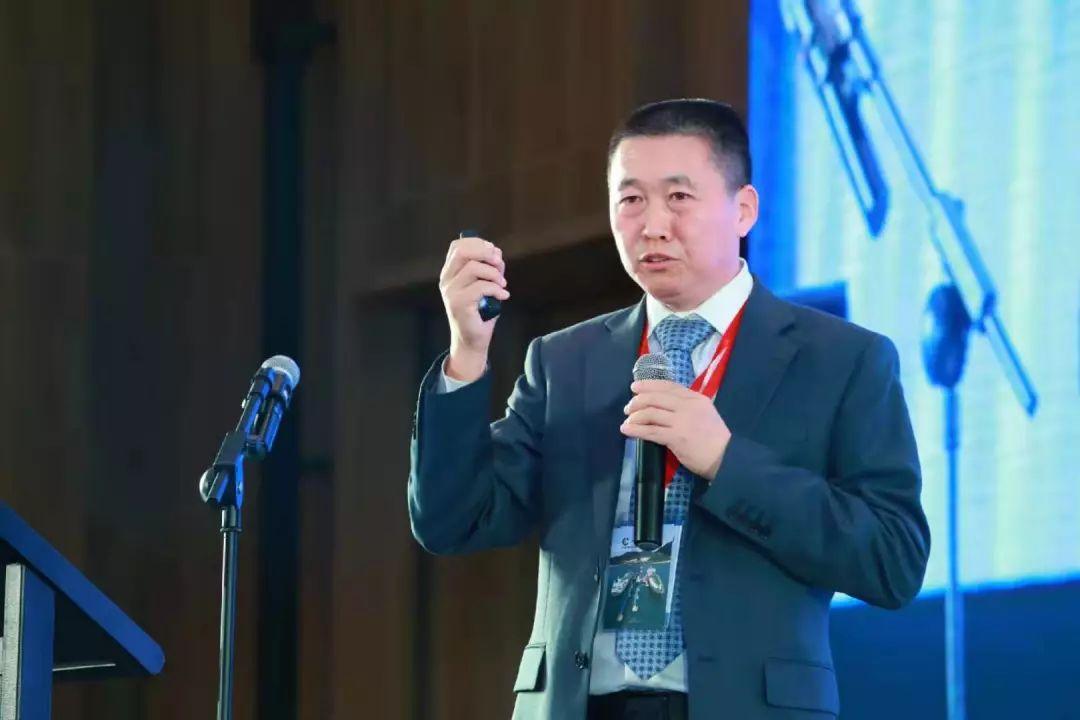 2025年新奧與香港正版免費(fèi)，資本、營(yíng)銷、專家解析與謹(jǐn)慎推廣